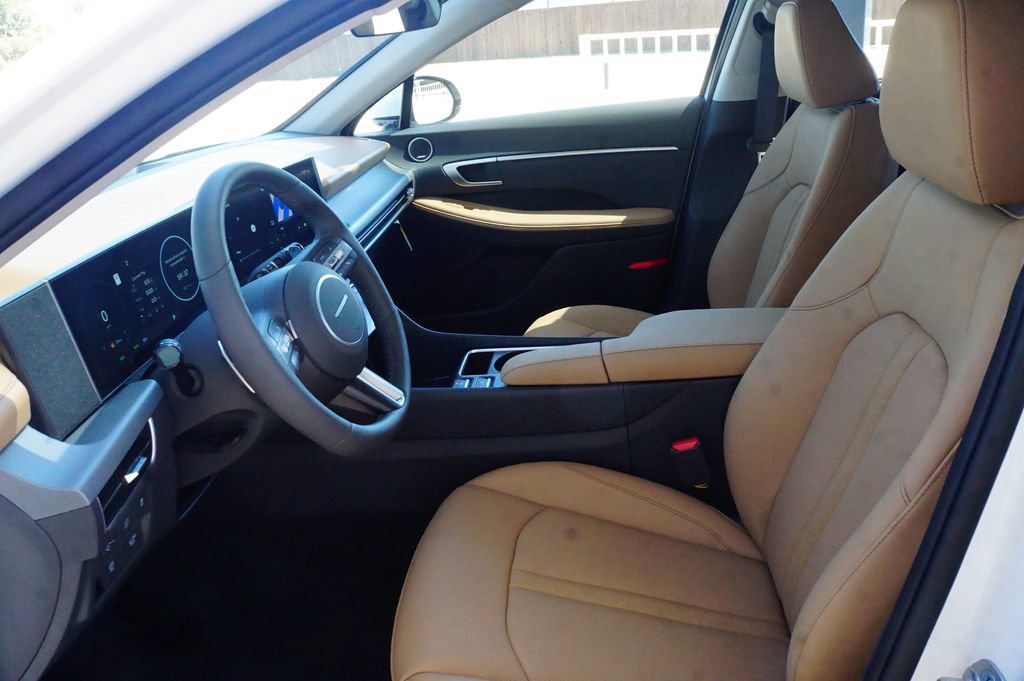 New 2026 Hyundai Sonata Limited FWD image 17
