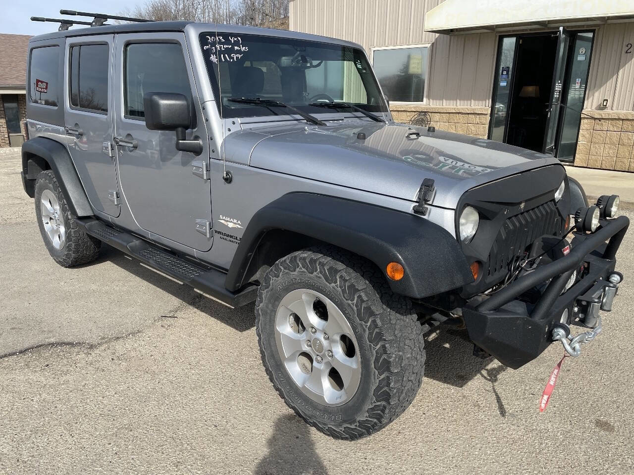 Used 2013 Jeep Wrangler Unlimited Sahara image 2