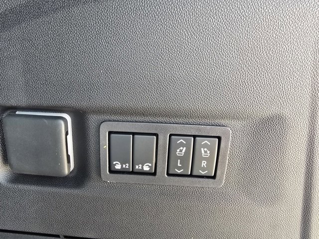 New 2026 Chevrolet Suburban Z71 w/ Comfort Package image 26