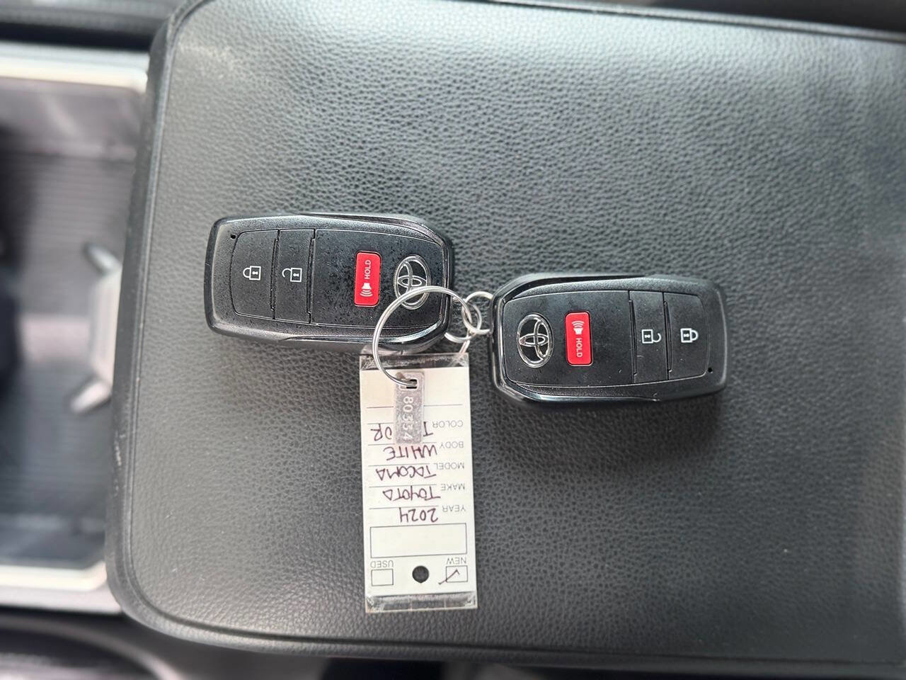 Used 2024 Toyota Tacoma TRD Off-Road w/ TRD Off Road Upgrade Package image 19