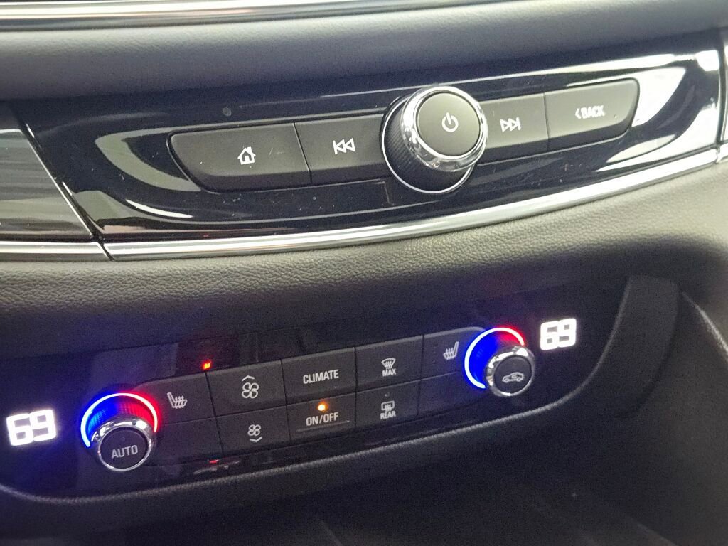 Used 2023 Buick Enclave Essence w/ Experience Buick Package image 33