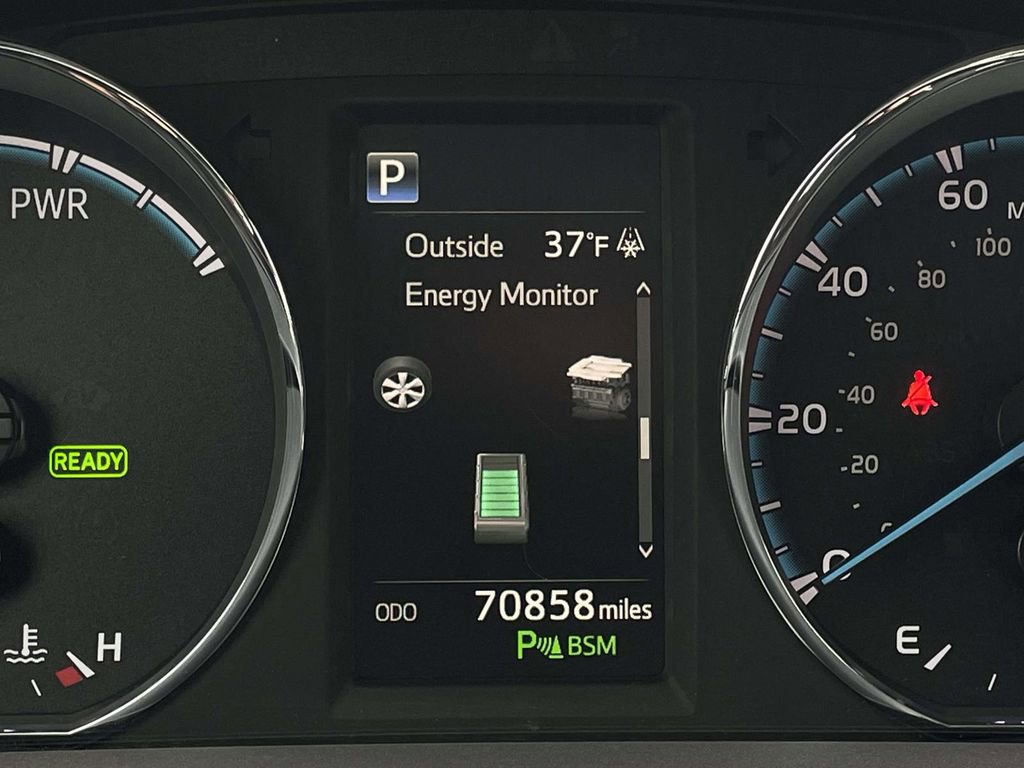 Used 2017 Toyota RAV4 Limited image 15