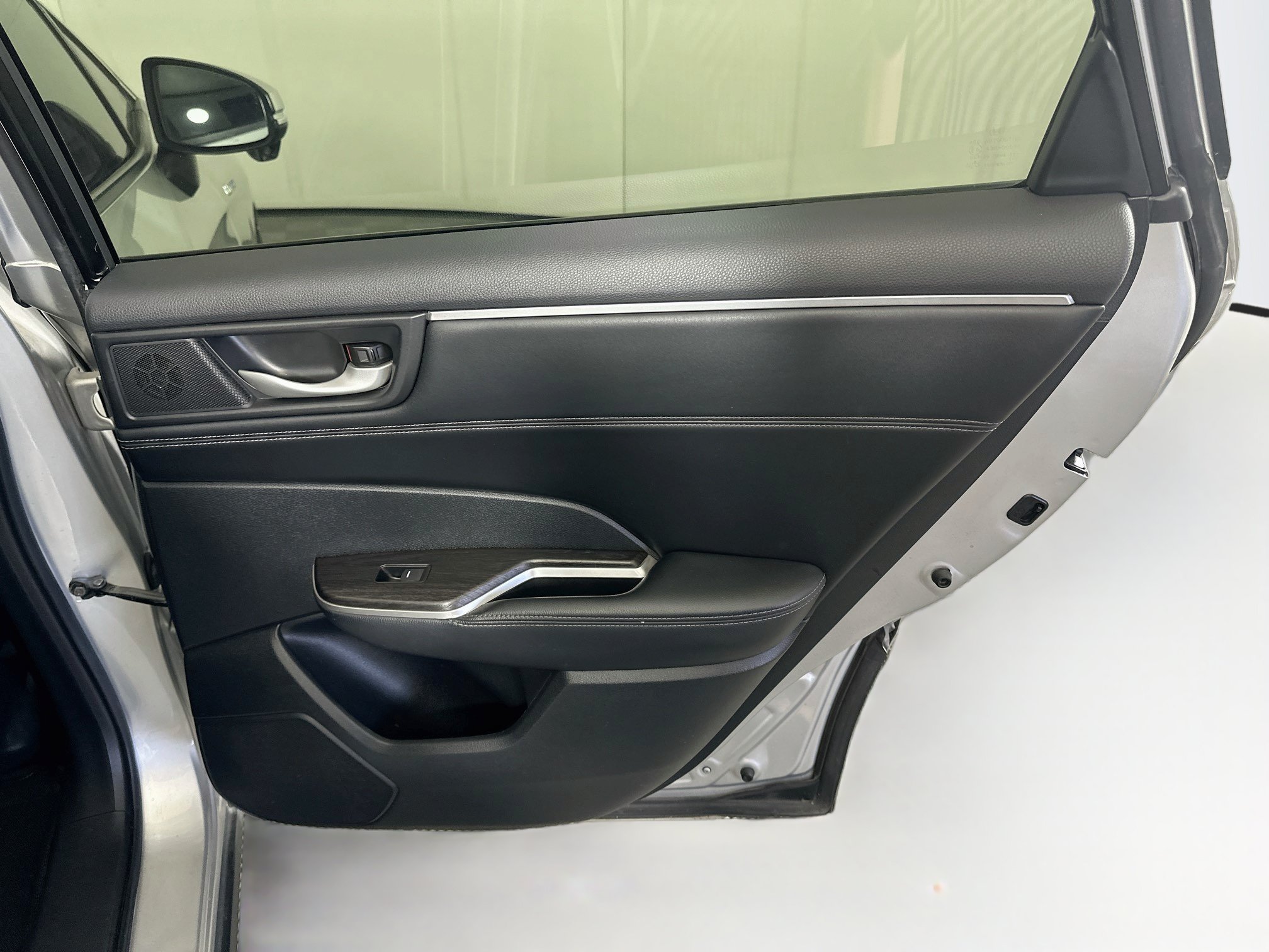 Used 2018 Honda Clarity Plug-In Hybrid image 28