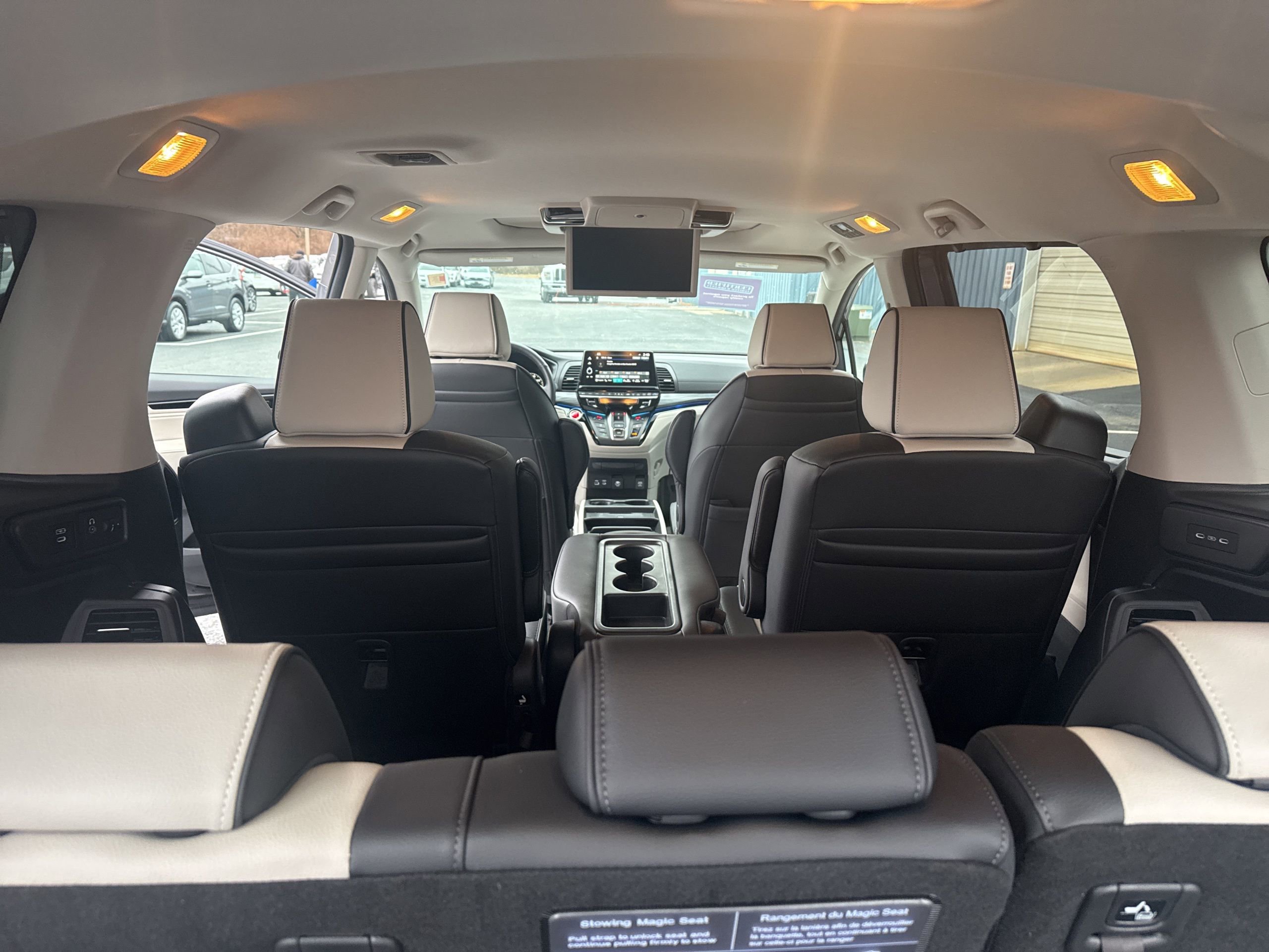 Used 2025 Honda Odyssey Elite image 16