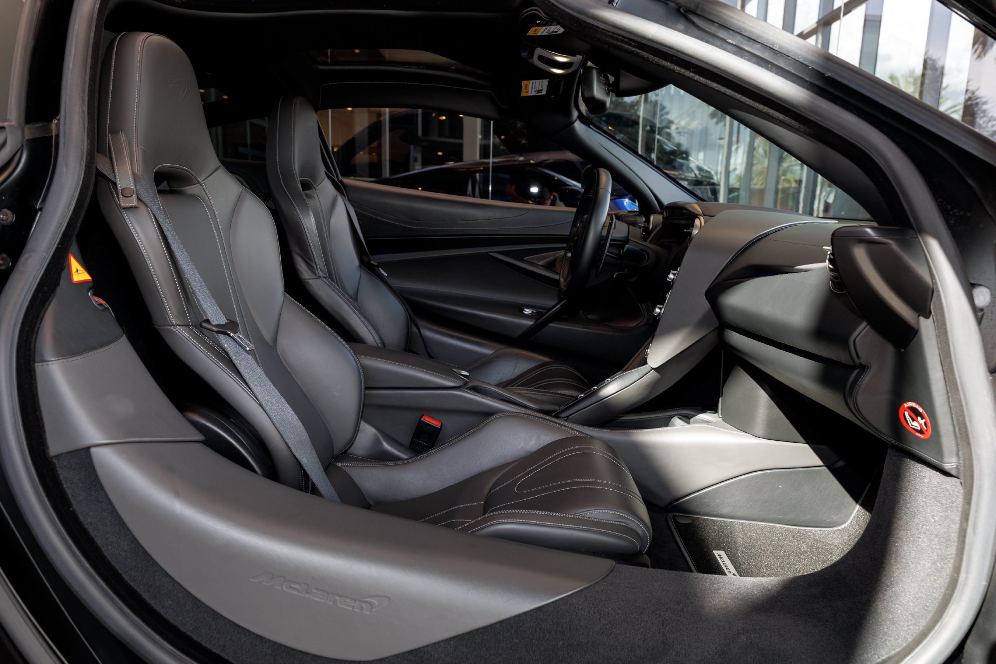 Used 2019 McLaren 720S Luxury RWD image 31