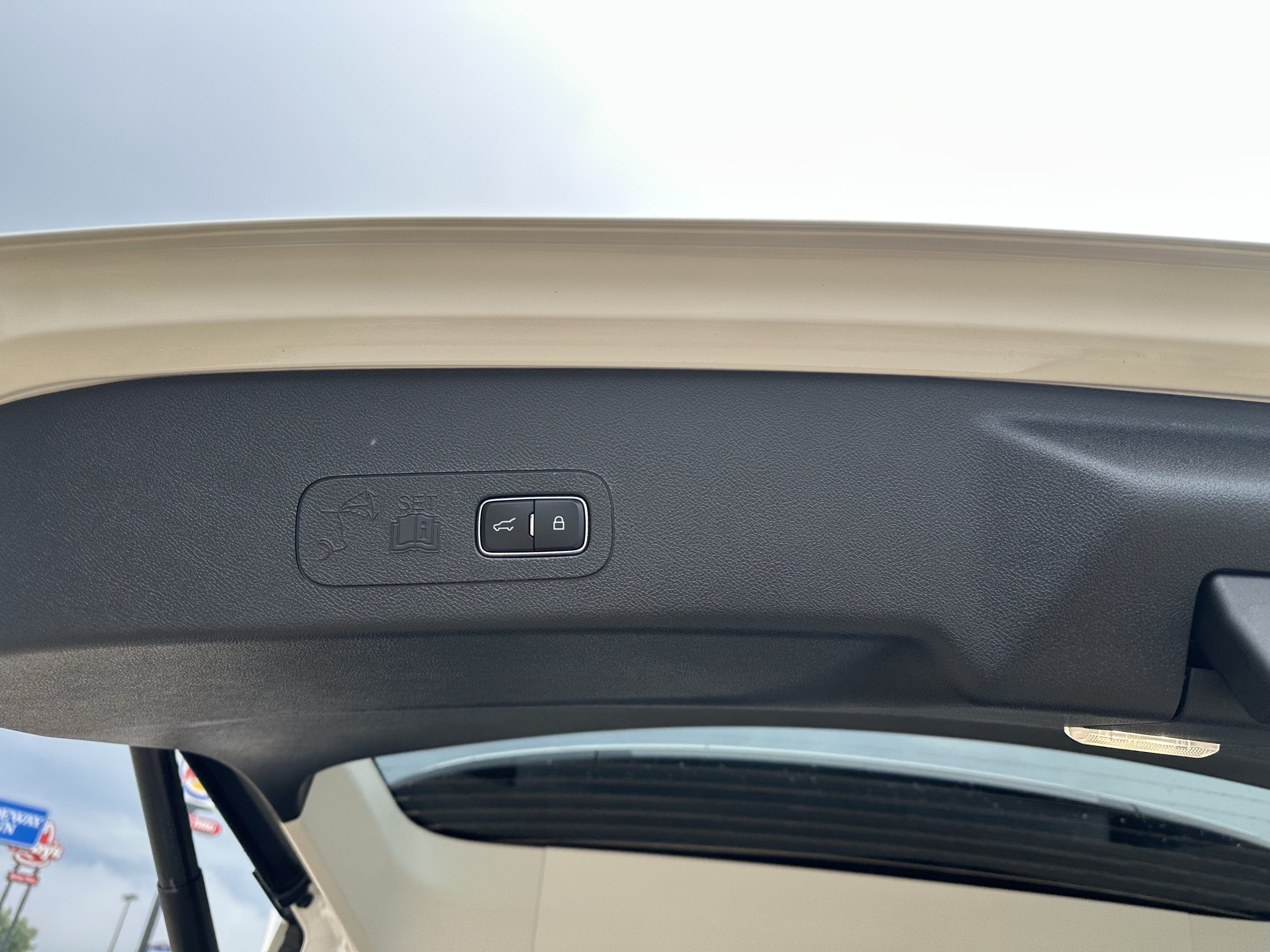Used 2026 Lincoln Aviator AWD w/ Jet Appearance Package image 11