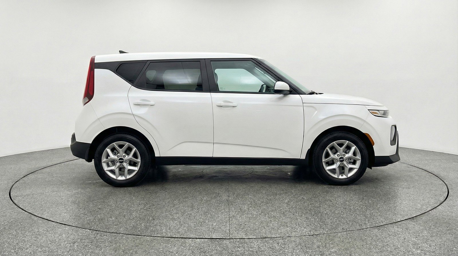 Used 2025 Kia Soul LX w/ LX Technology Package image 11