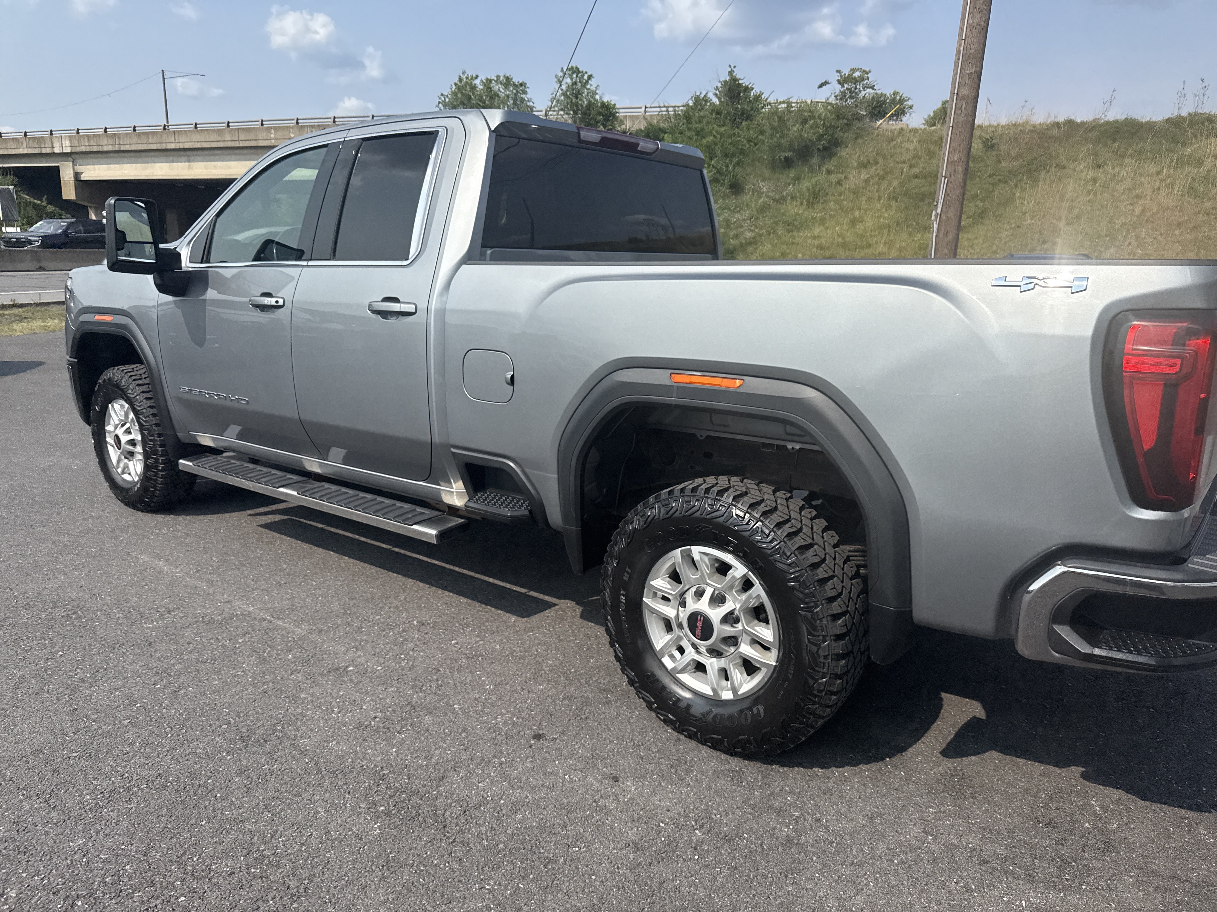 Used 2024 GMC Sierra 2500 SLE w/ SLE Convenience Package AWD/4WD image 6