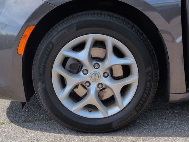 Used 2020 Chrysler Pacifica Limited FWD image 14