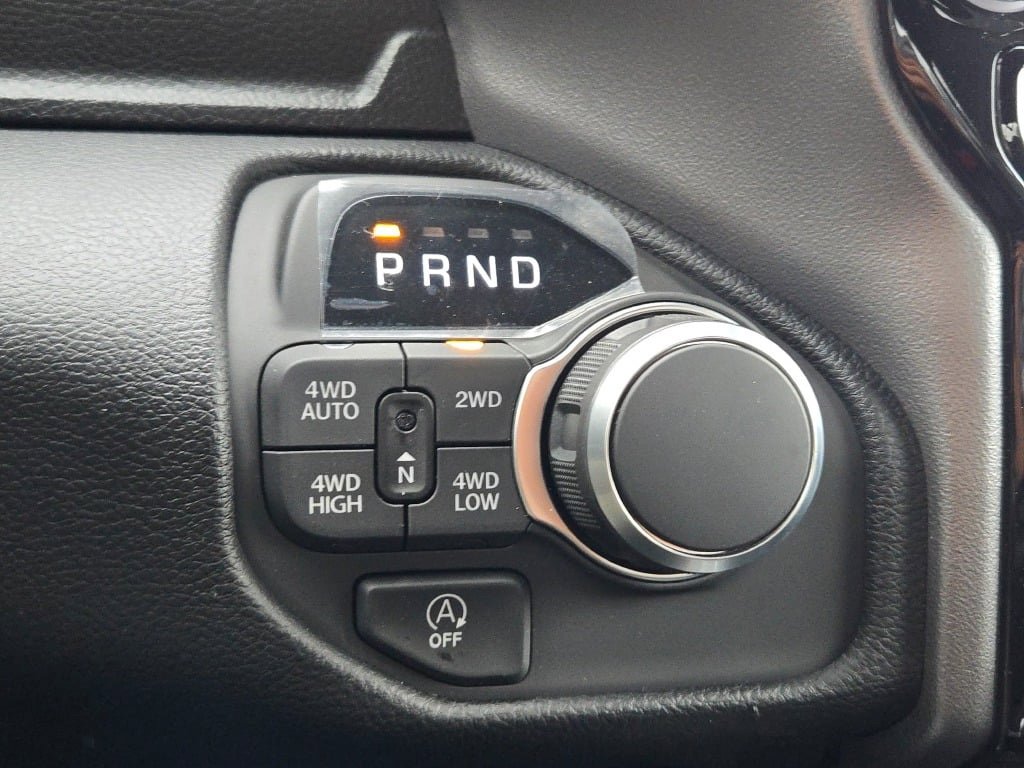 New 2026 RAM 1500 4x4 Crew Cab image 27