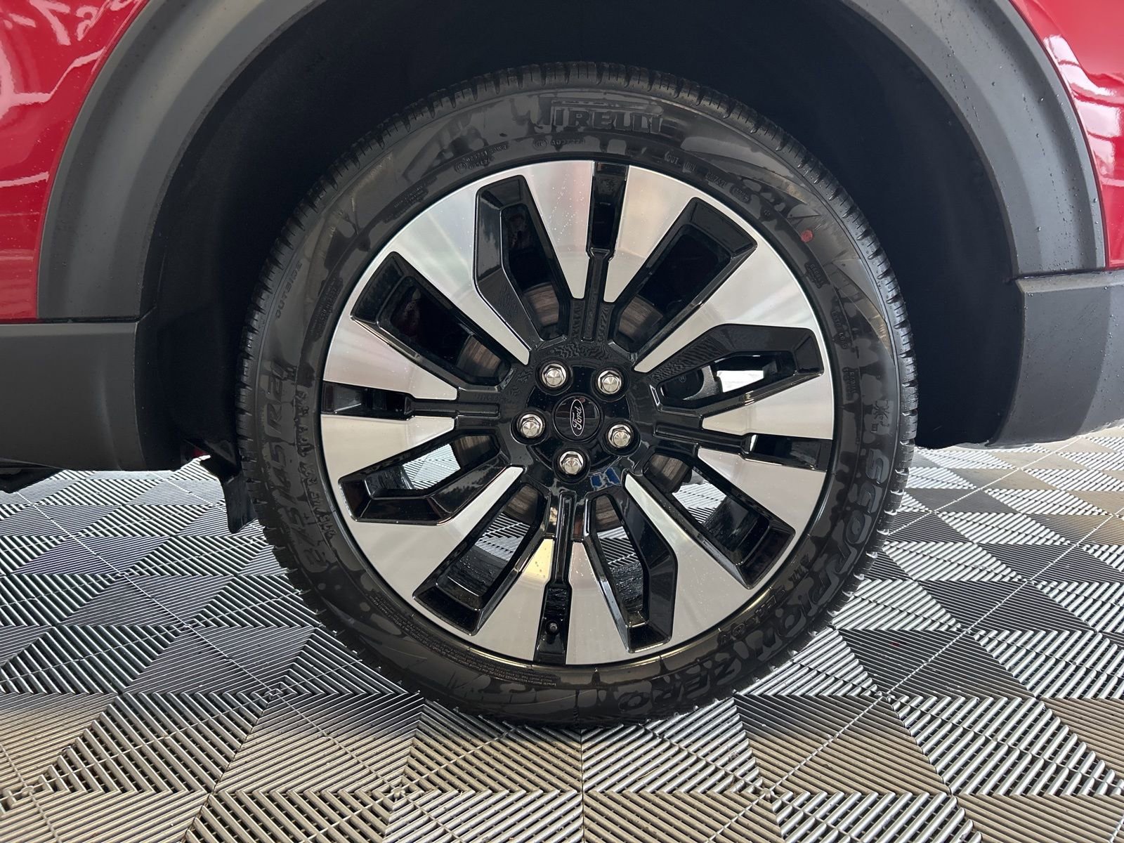 New 2026 Ford Explorer Platinum image 9