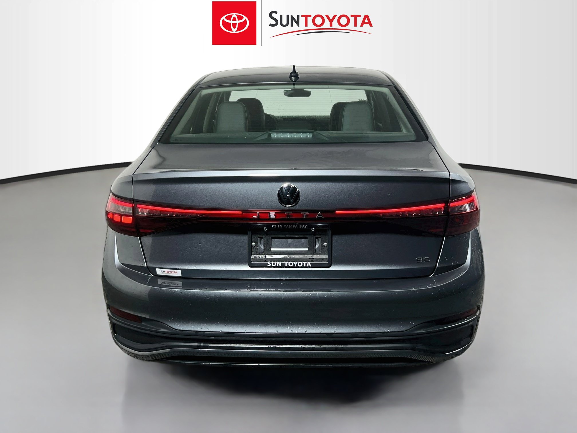 Used 2025 Volkswagen Jetta SE FWD image 5