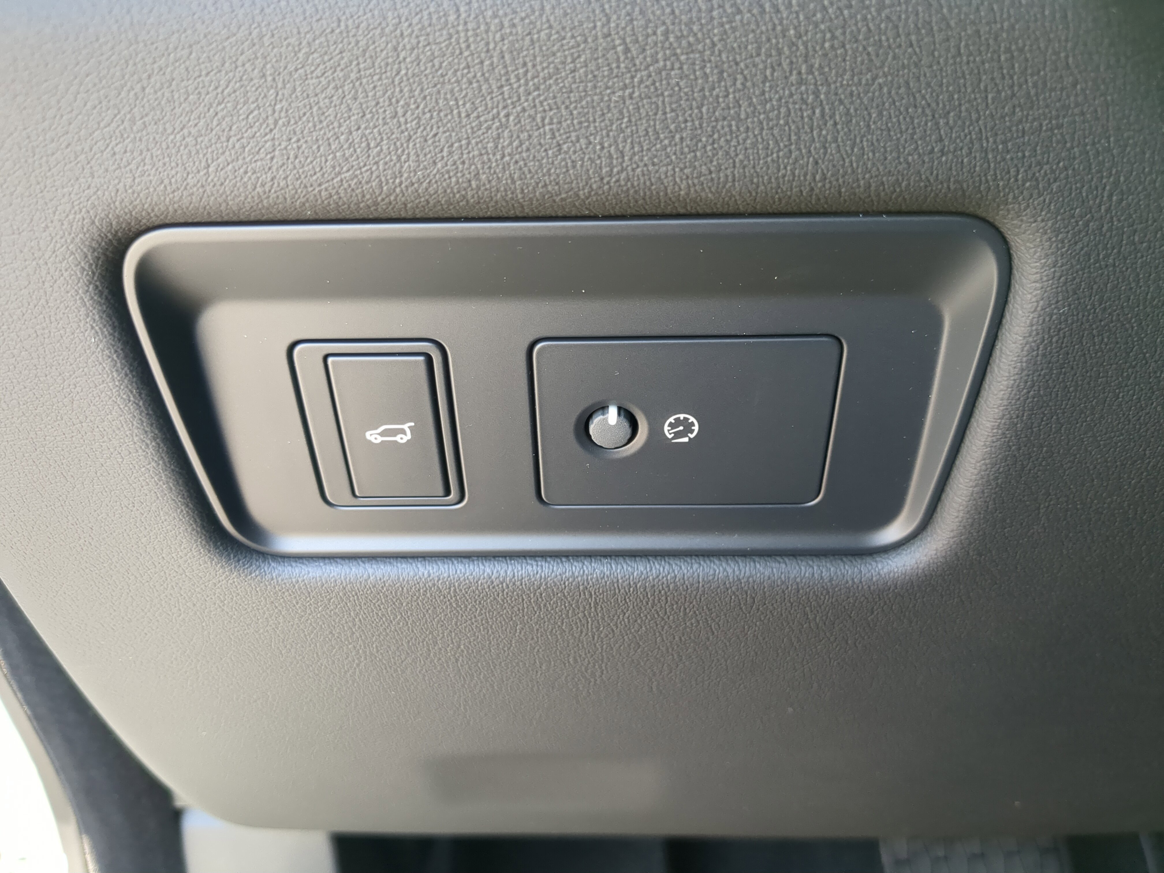 New 2026 Jaguar F-PACE R-Dynamic S image 24