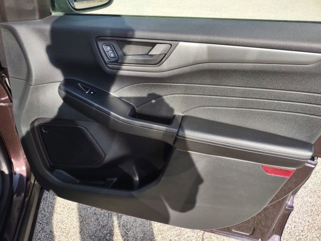 Used 2023 Ford Escape Active AWD/4WD image 23