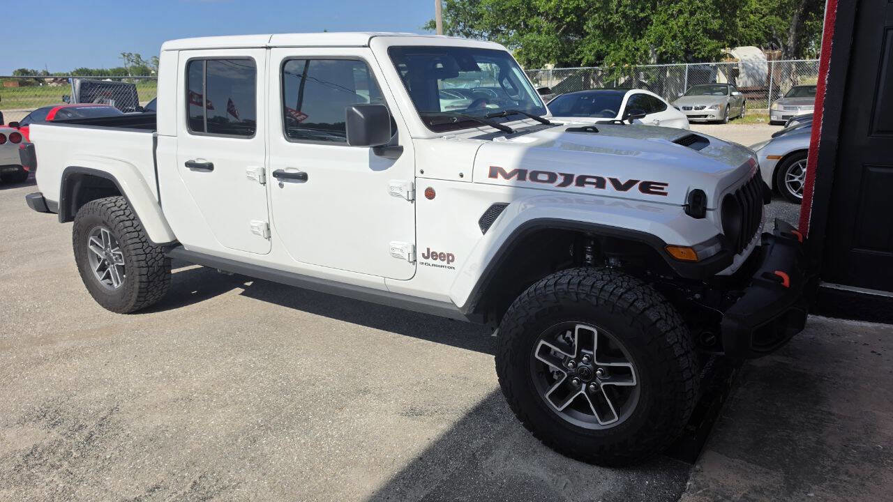 Used 2025 Jeep Gladiator Mojave w/ Safety Group image 3