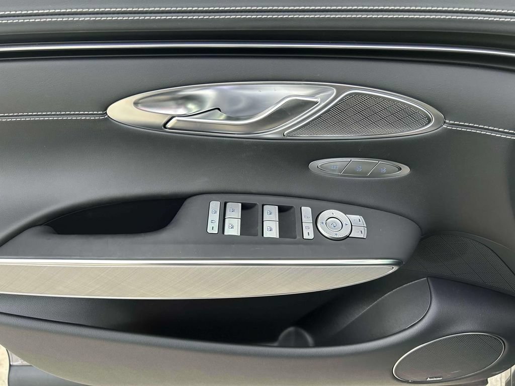 New 2025 Genesis Electrified GV70 w/ Prestige Package AWD/4WD image 6
