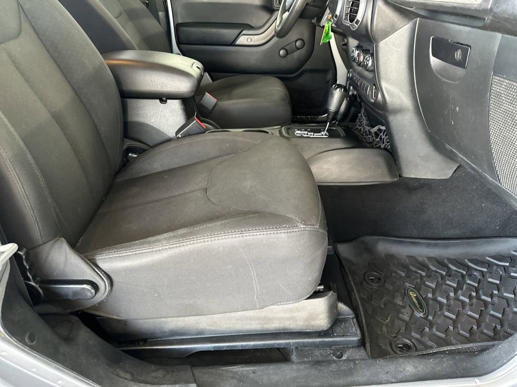 Used 2017 Jeep Wrangler Sport AWD/4WD image 29