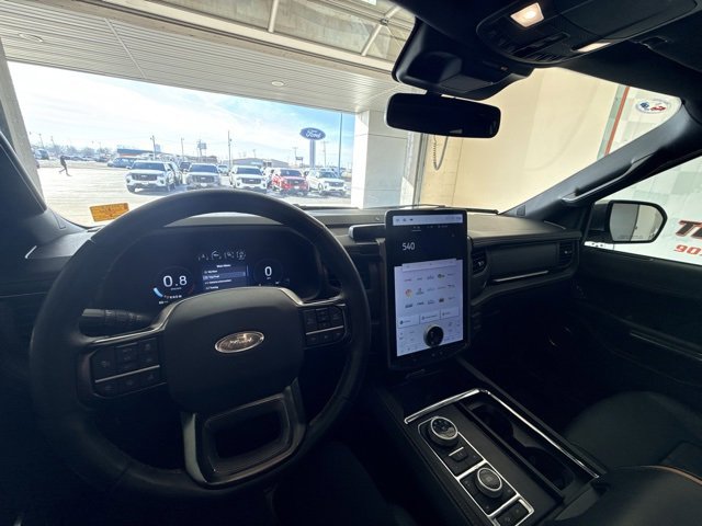 Used 2023 Ford Expedition Platinum image 29