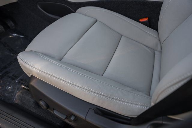 New 2026 Volvo XC40 B5 Ultra w/ Protection Package Premier image 33