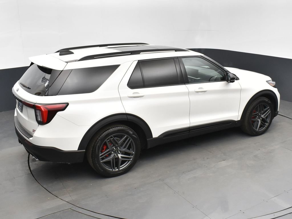 Used 2025 Ford Explorer ST image 29