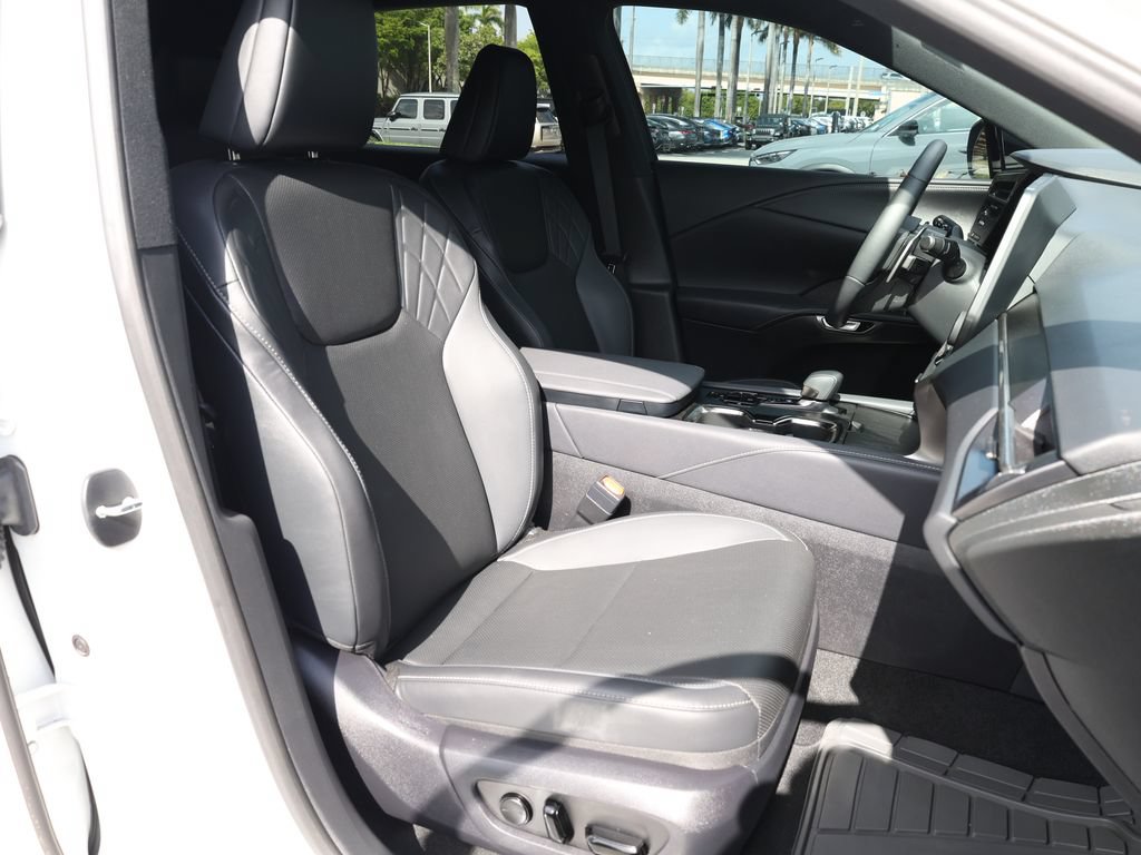 Used 2025 Lexus RX 350h w/ Accessory Package (Z1) AWD/4WD image 21
