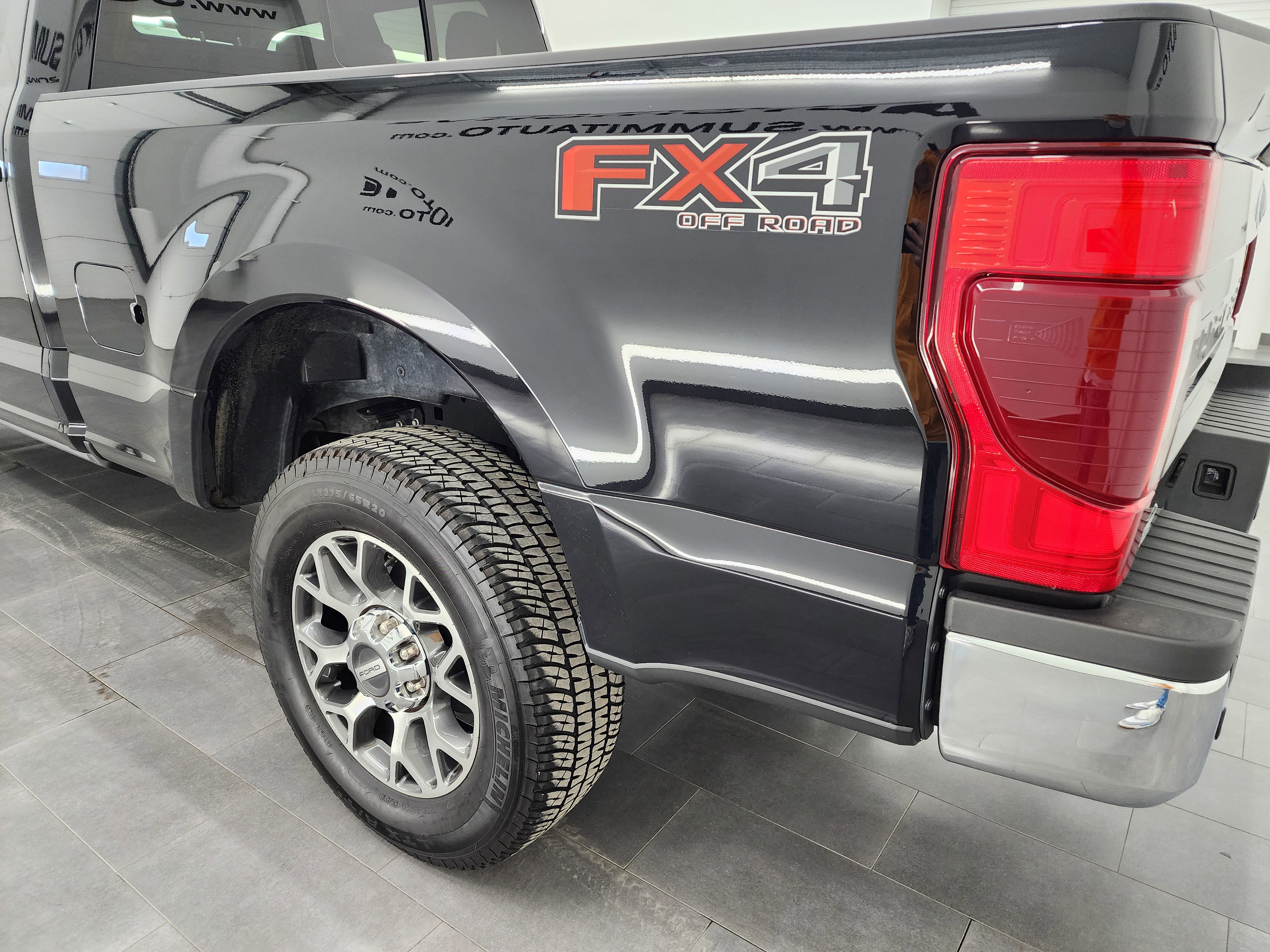 Used 2021 Ford F350 Lariat w/ Lariat Ultimate Package AWD/4WD image 35
