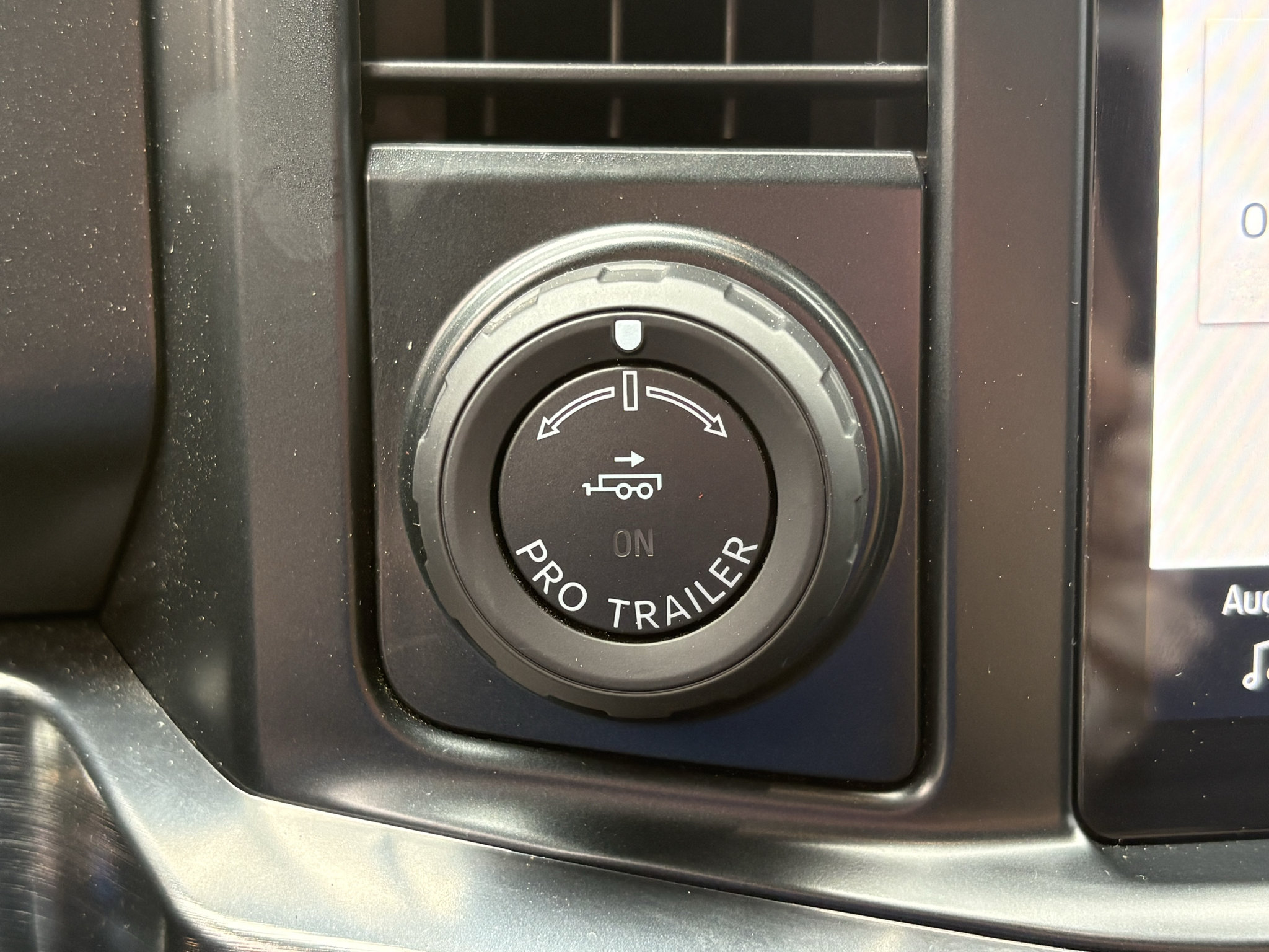 Used 2024 Ford F350 Lariat w/ Lariat Ultimate Package AWD/4WD image 25