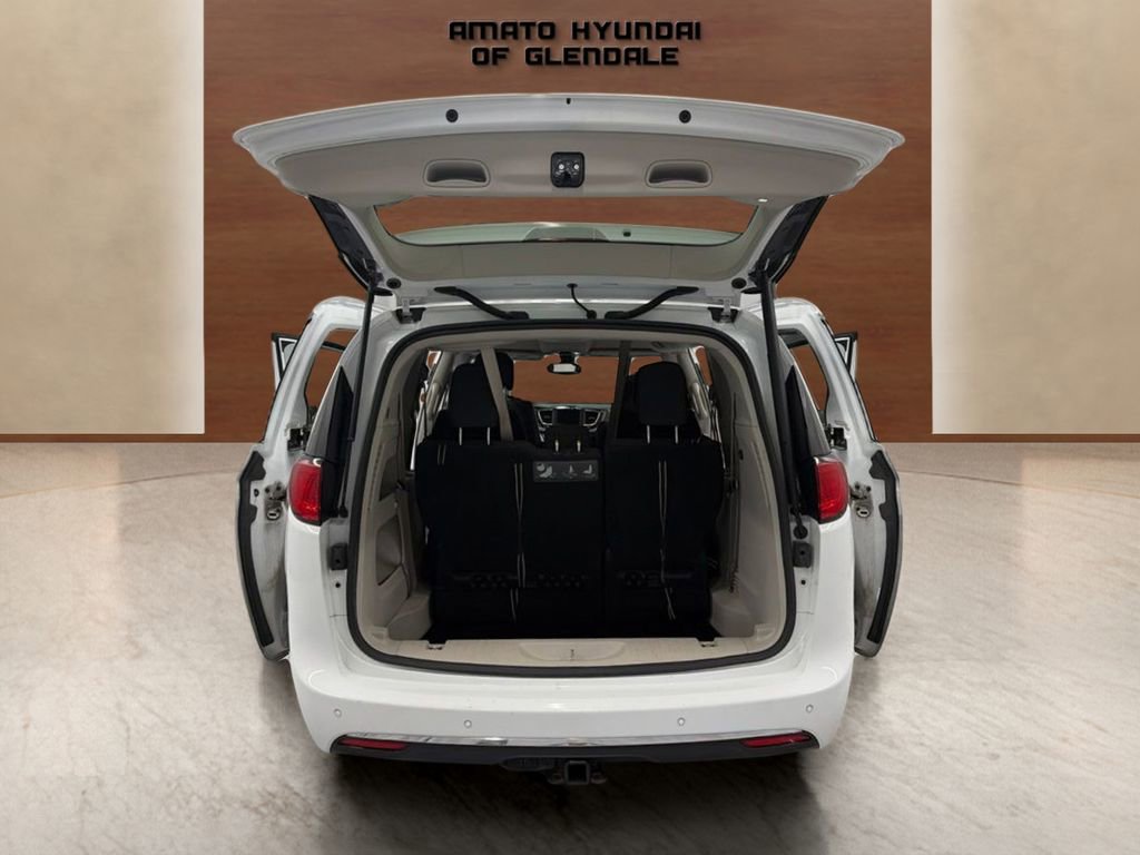 Used 2019 Chrysler Pacifica Touring Plus FWD image 13