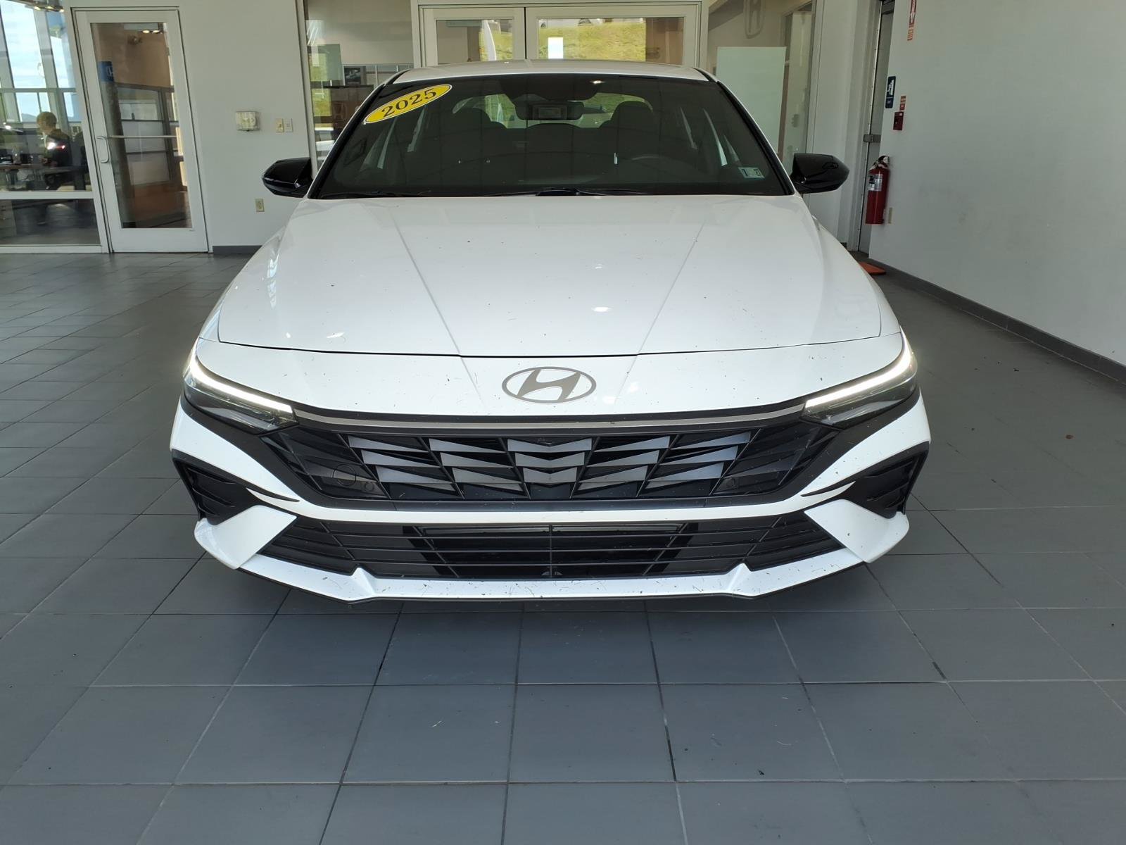 Certified 2025 Hyundai Elantra Sport w/ Cargo Package FWD image 2