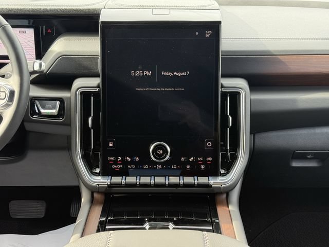 Used 2026 GMC Yukon Denali w/ Sun & Power Step Package AWD/4WD image 22