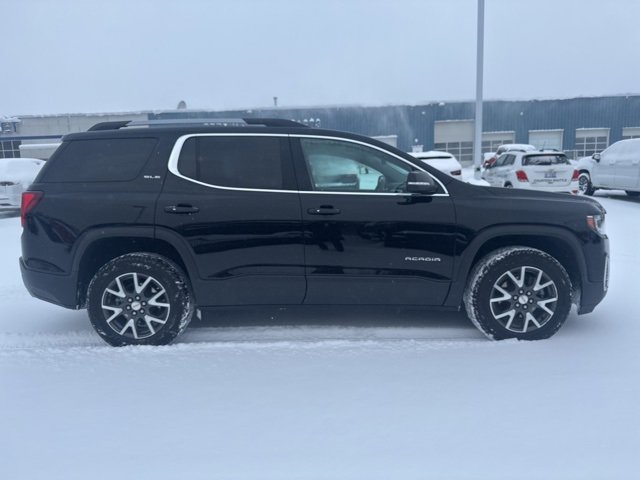 Used 2023 GMC Acadia SLE w/ Driver Convenience Package image 3