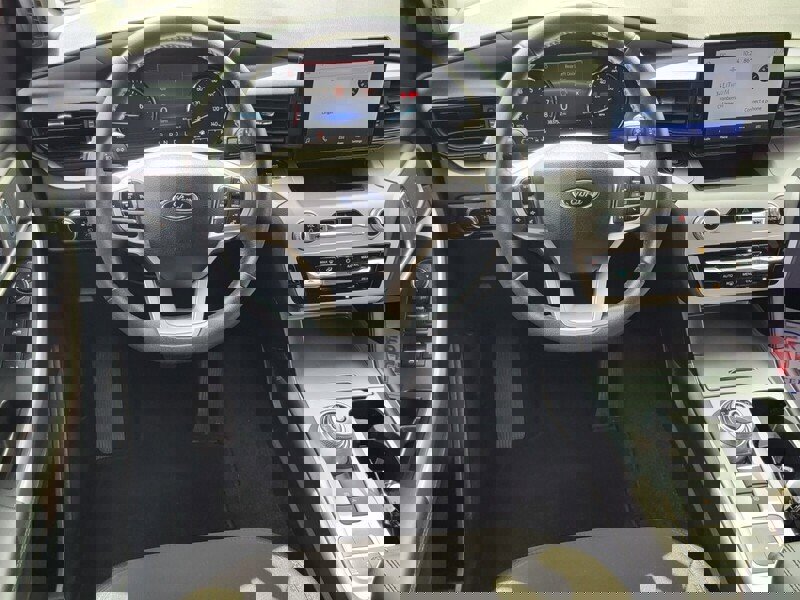 Used 2023 Ford Explorer XLT image 7