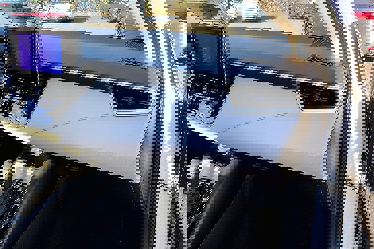 Certified 2025 Toyota Corolla LE image 17