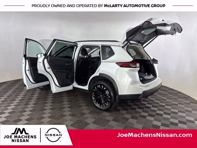 New 2026 Nissan Rogue Dark Armor AWD/4WD image 16