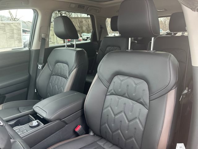 New 2026 Nissan Pathfinder Platinum image 5