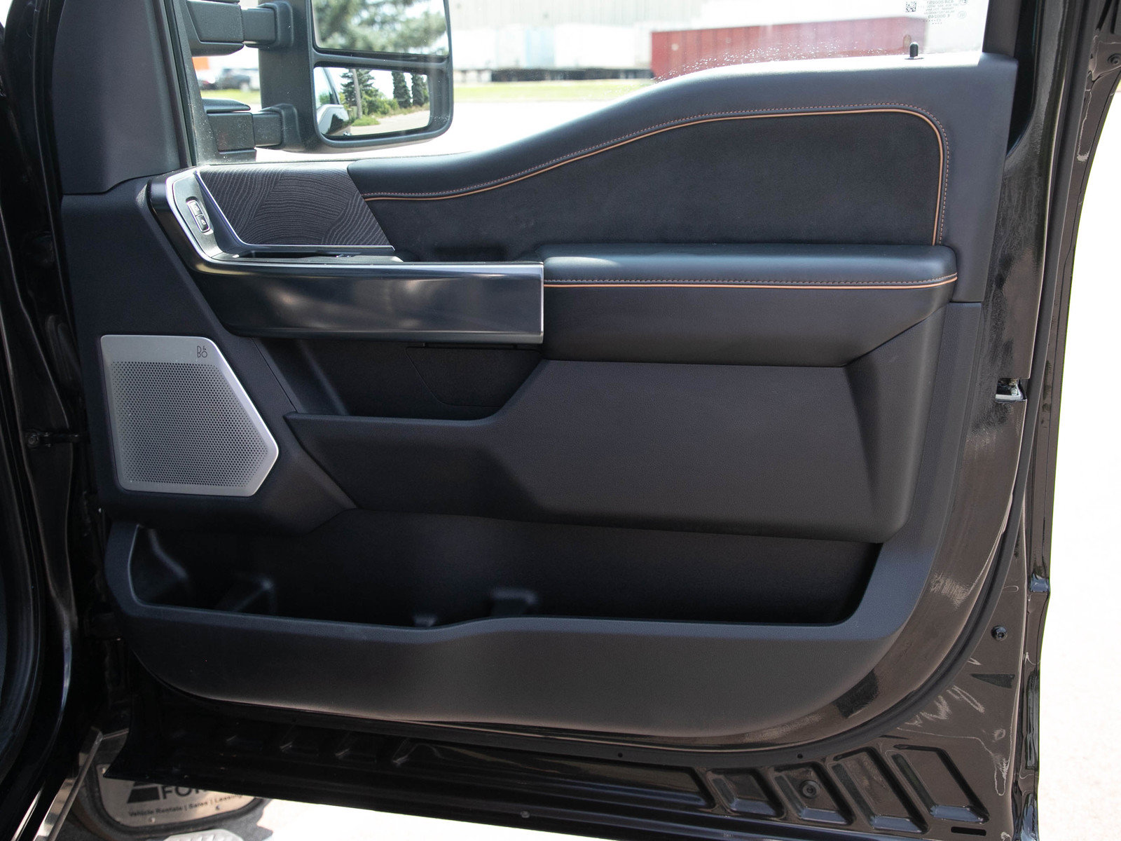 Used 2023 Ford F450 Platinum w/ FX4 Off-Road Package AWD/4WD image 10
