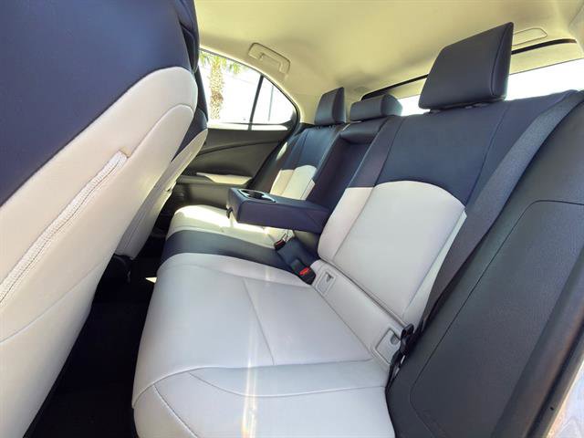 Used 2019 Lexus UX 250h w/ Premium Package image 10