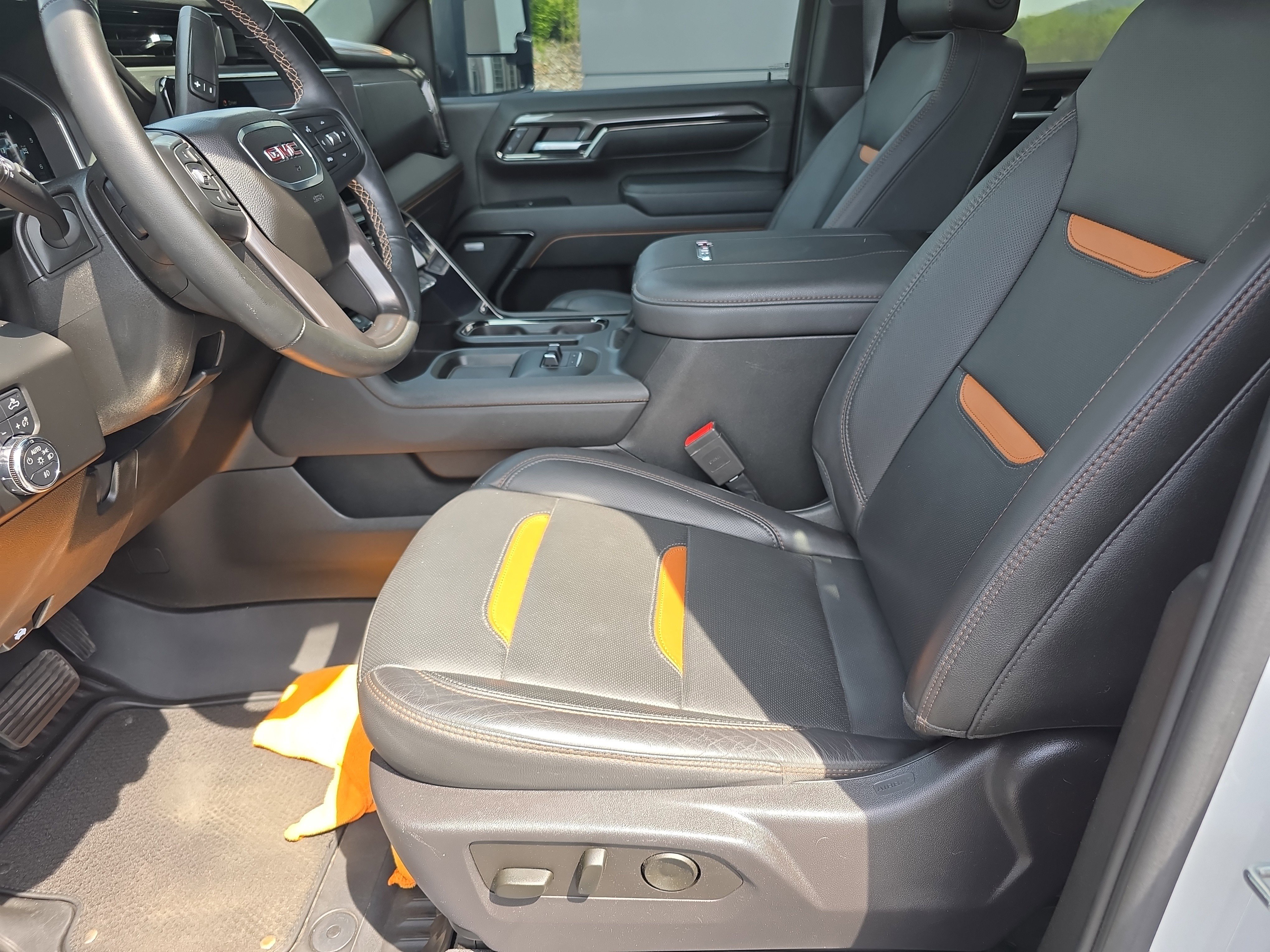 Used 2024 GMC Sierra 2500 AT4 w/ AT4 Premium Plus Package image 20