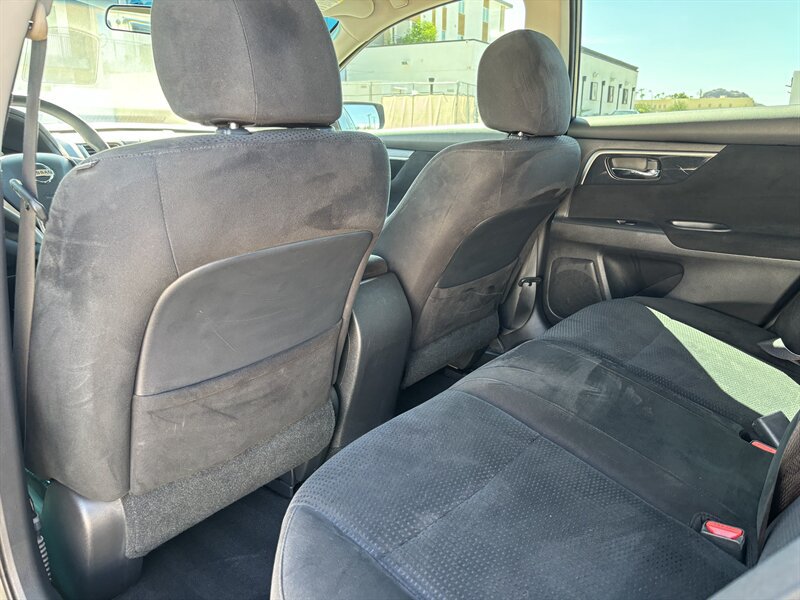 Used 2014 Nissan Altima 2.5 S w/ Display Audio Package FWD image 43