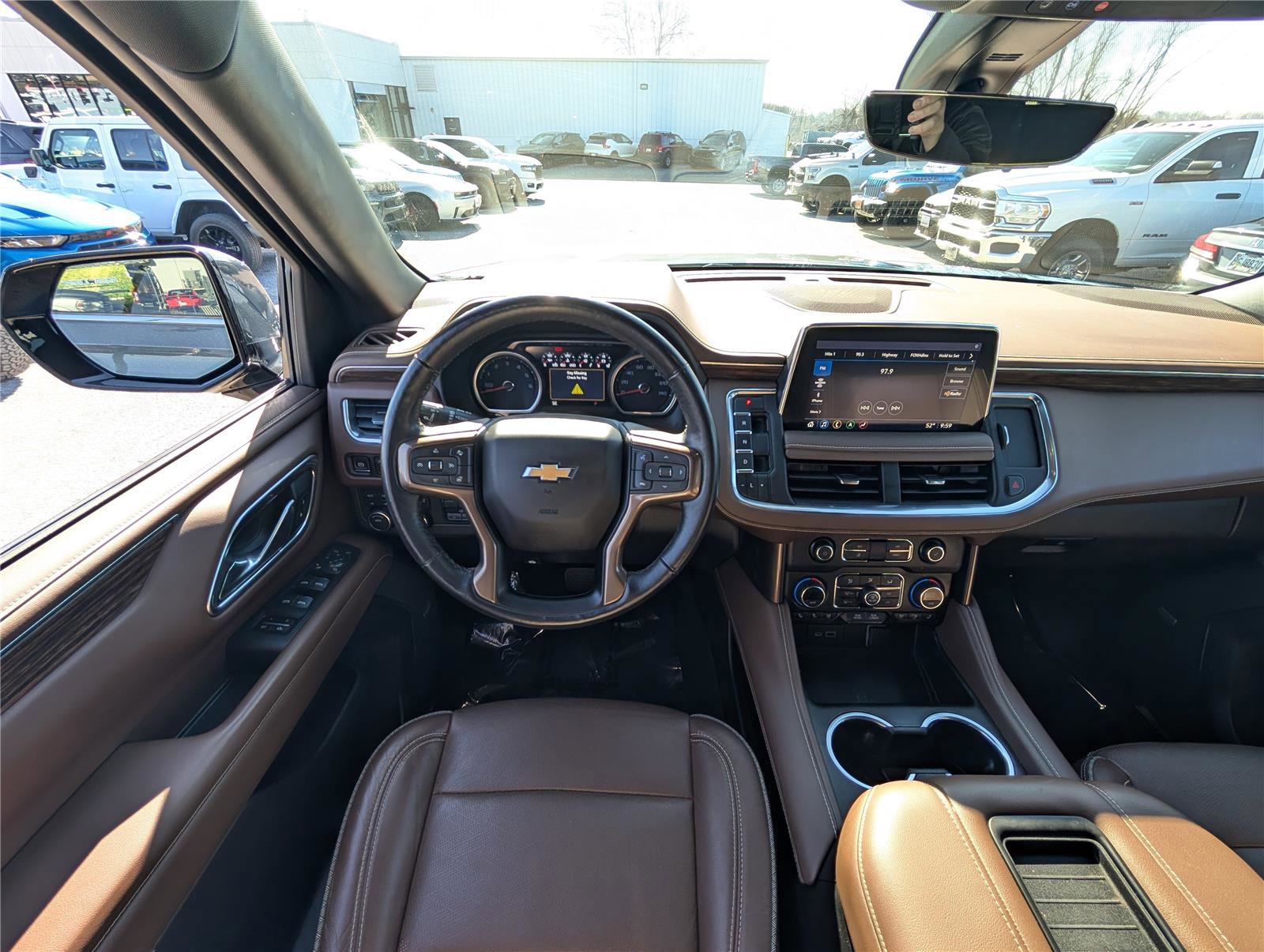 Used 2021 Chevrolet Suburban High Country w/ Premium Package image 20