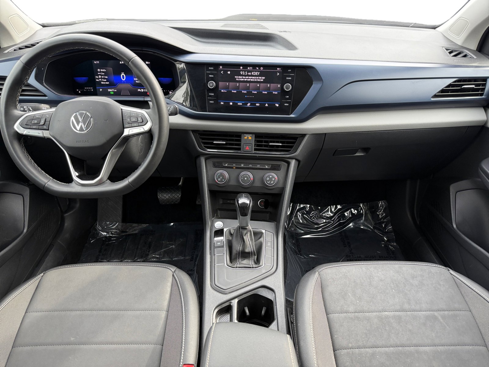 Used 2022 Volkswagen Taos SE w/ Panoramic Sunroof Package image 10