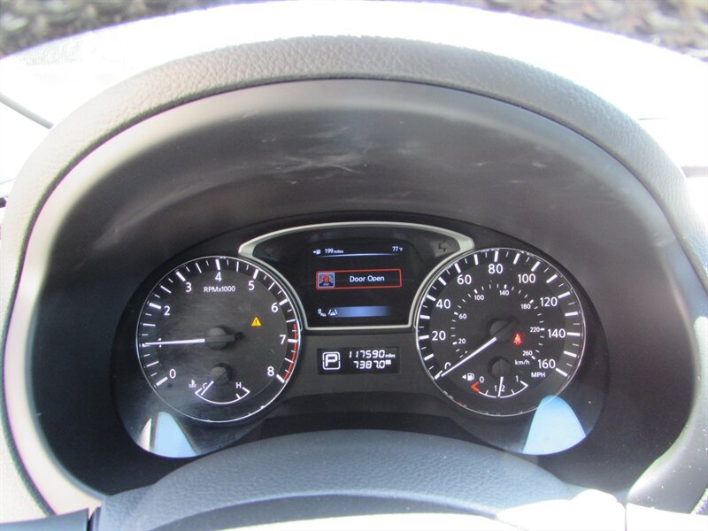 Used 2013 Nissan Altima 2.5 SL w/ Technology Pkg FWD image 16