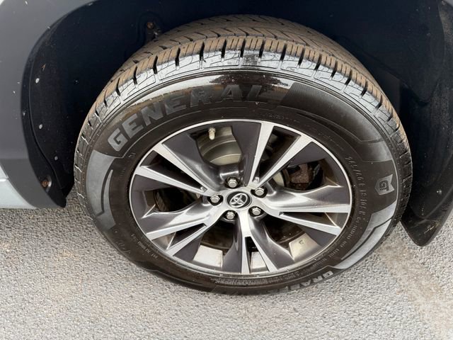 Used 2018 Toyota Highlander LE image 13
