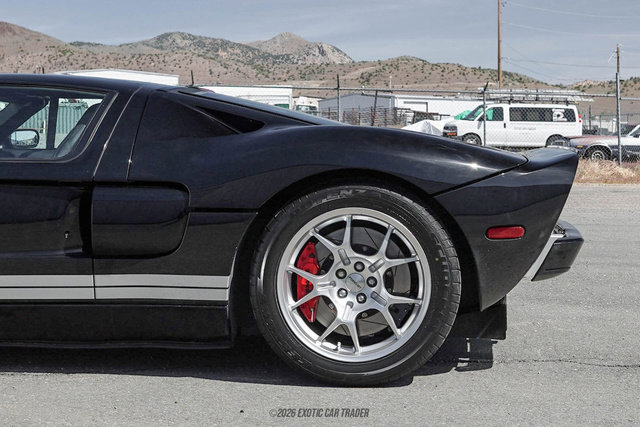 Used 2005 Ford GT RWD image 5