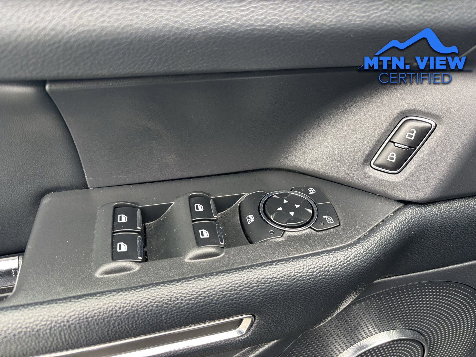 Used 2024 Ford Expedition XLT image 18