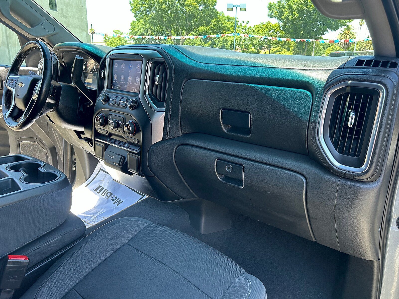 Used 2021 Chevrolet Silverado 1500 LT AWD/4WD image 24