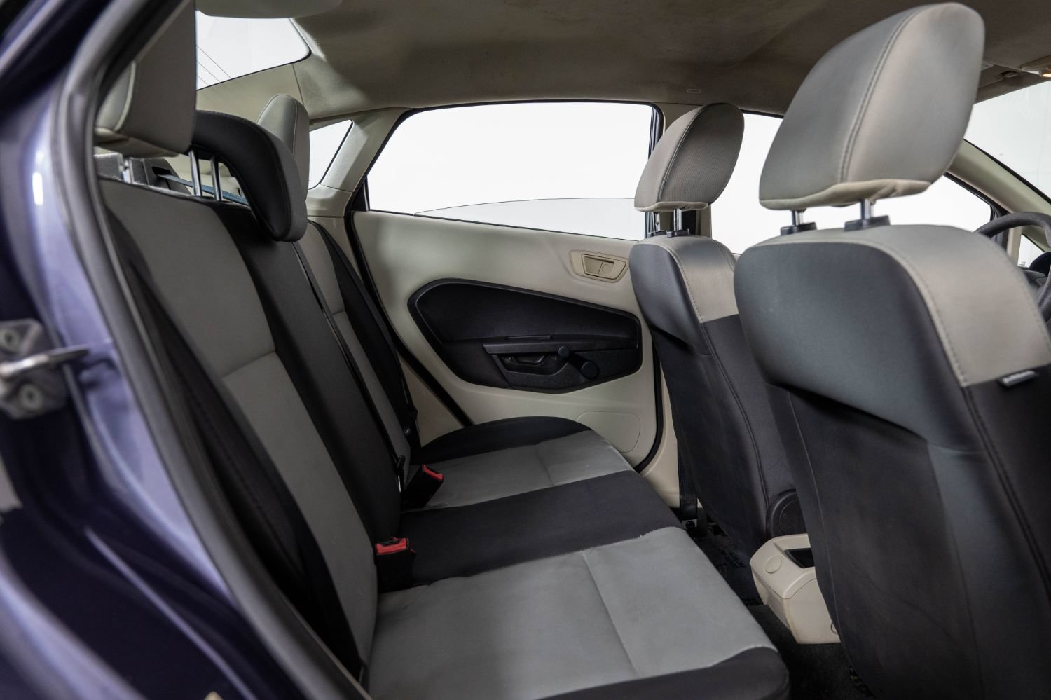 Used 2012 Ford Fiesta S FWD image 22