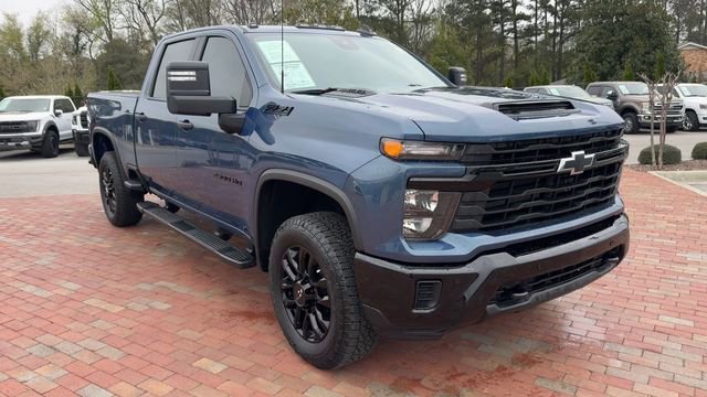 Used 2025 Chevrolet Silverado 2500 Custom w/ Custom Value Package AWD/4WD image 5