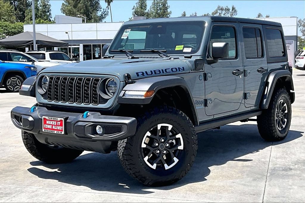 Used 2025 Jeep Wrangler Unlimited Rubicon 4xe w/ Convenience Group AWD/4WD image 2