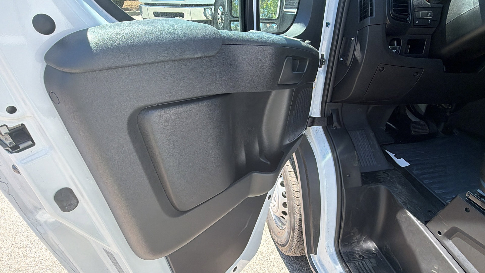New 2026 RAM ProMaster 1500 w/ Convenience Group FWD image 15